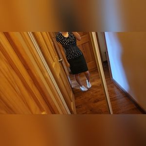 𝒲𝒽𝒾𝓉ℯ 𝒫ℴ𝓁𝒸𝒶-𝒟ℴ𝓉𝓉ℯ𝒹 ℬ𝓁ℴ𝓊𝓈ℯ